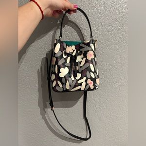 NWT Kate Spade Eva Fete Floral Small Bucket Bag